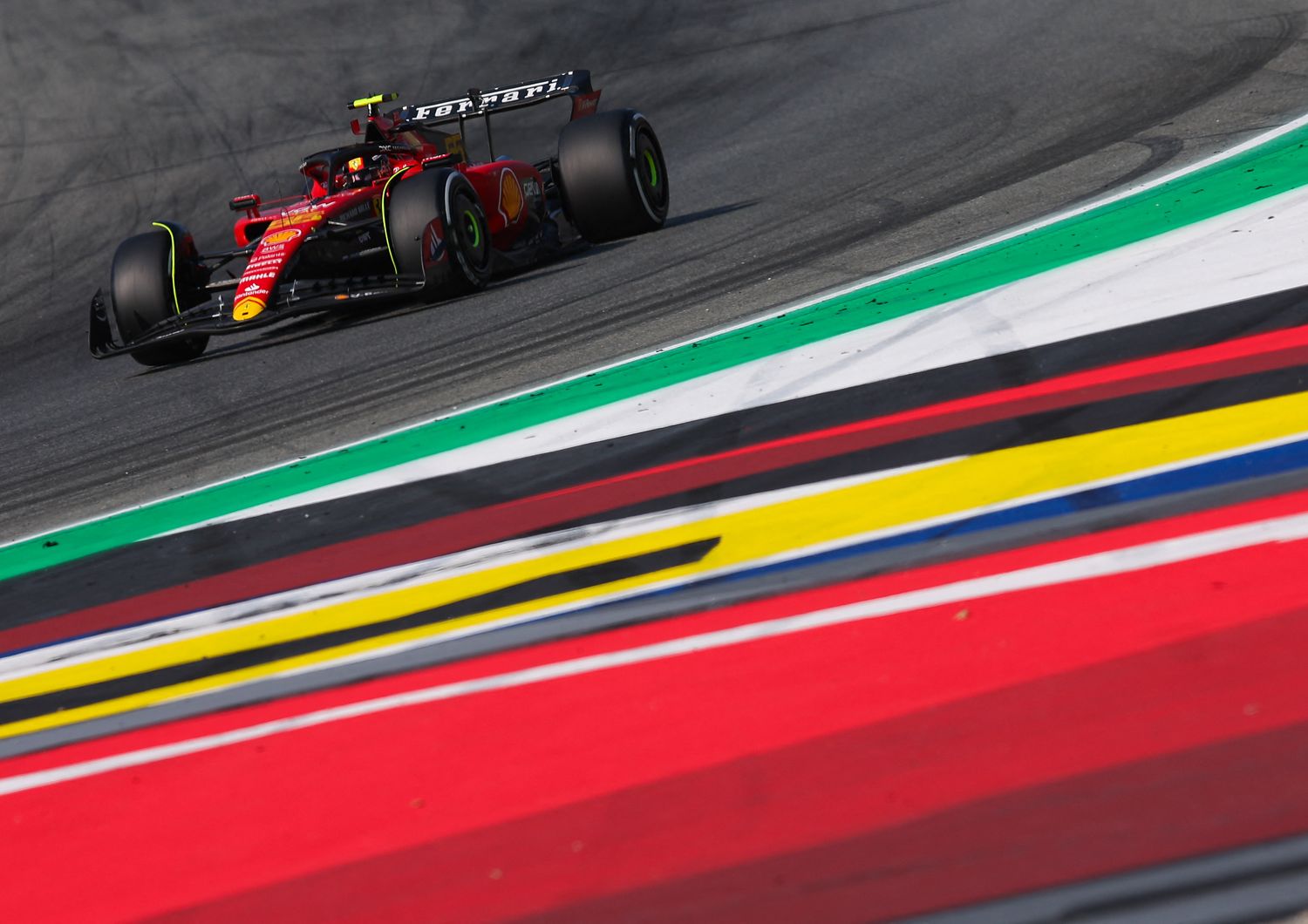 La Ferrari di Carlos Sainz alle qualifiche di Monza