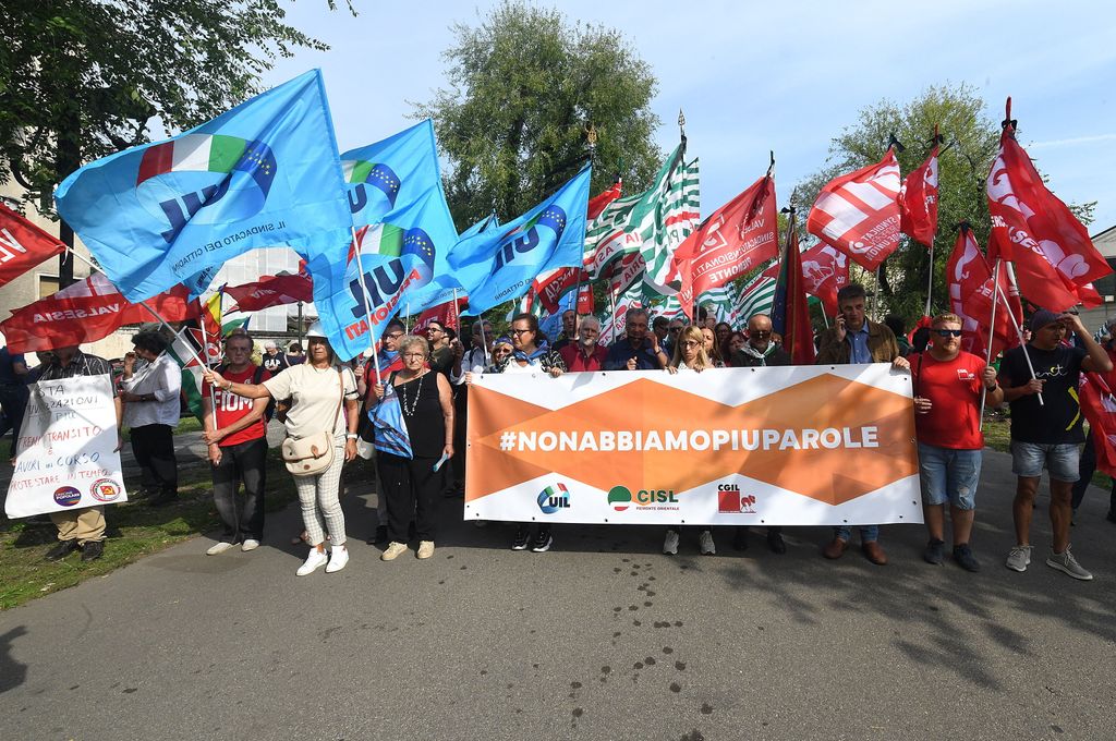 La manifestazione di Vercelli contro le morti sul lavoro