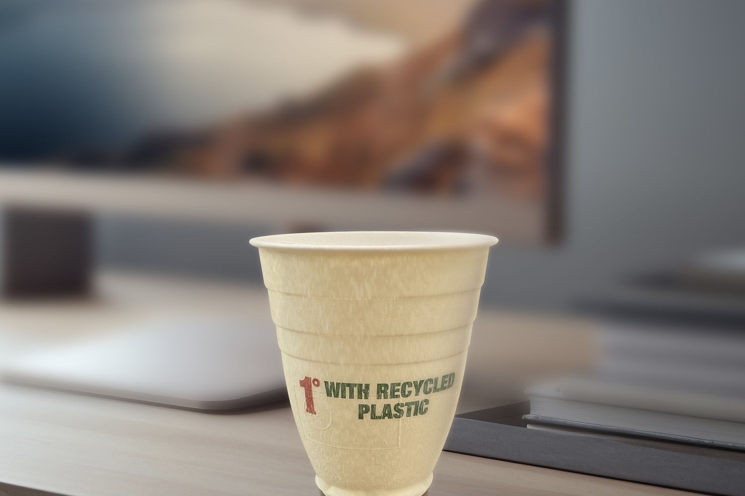 R-Hybrid, il bicchiere in polistirene riciclato che si pu&ograve; riutilizzare