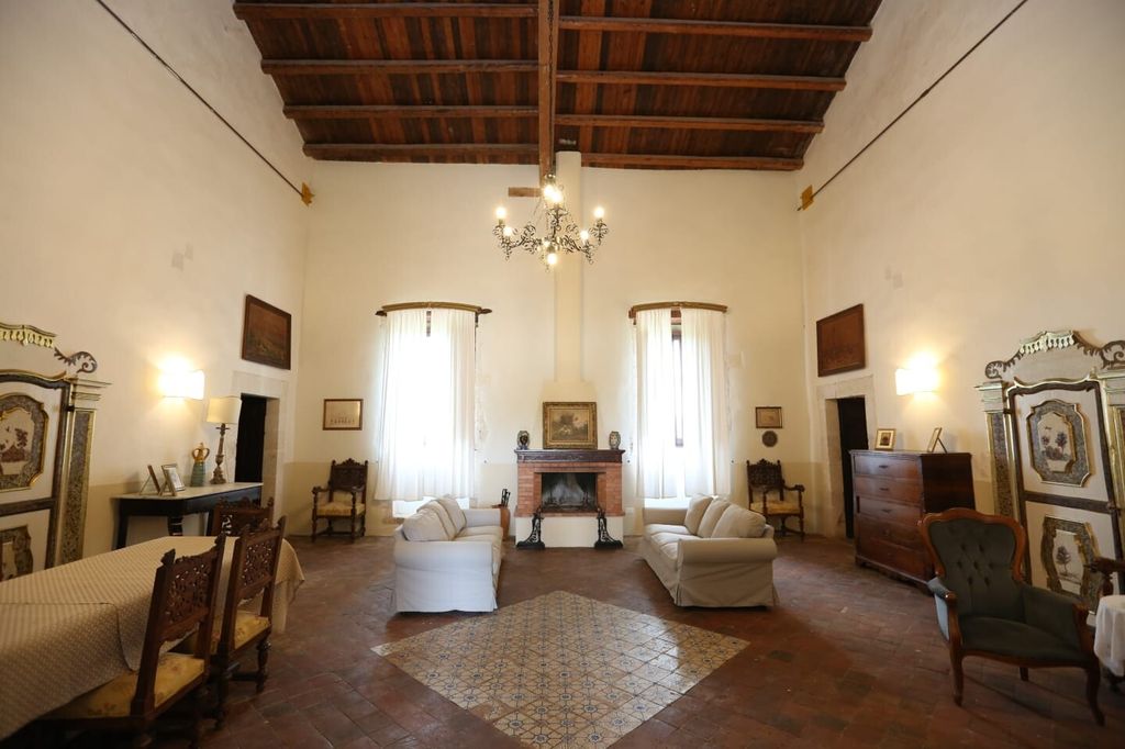 Il salone dove avvennero gli incontri tra la famiglia Grande e i militari