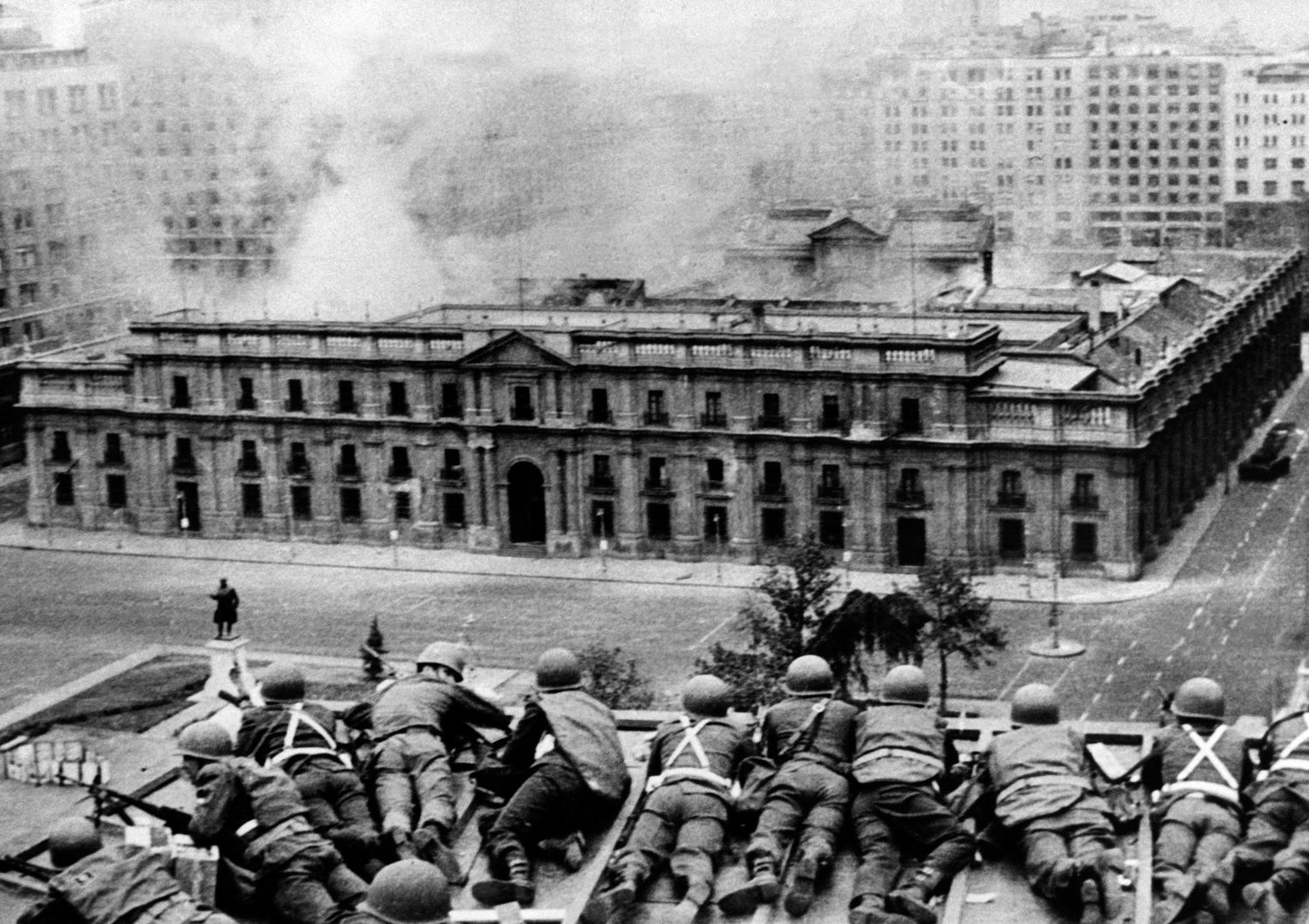 I militari prendono La Moneda, nella fatidica mattina dell'11 settembre 1973