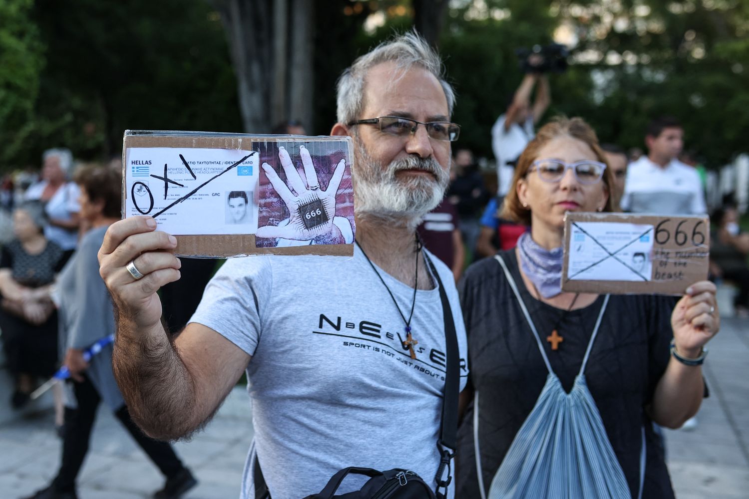 Manifestanti ad Atene contro la nuova carta d'identit&agrave; biometrica
