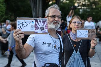 Manifestanti ad Atene contro la nuova carta d'identit&agrave; biometrica