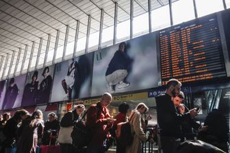 treni cancellate centinaia corse lazio caos pendolari