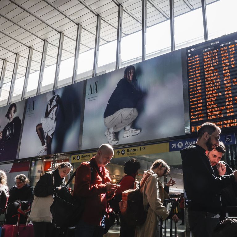 treni cancellate centinaia corse lazio caos pendolari