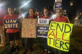 Lavoratori dell'auto in sciopero