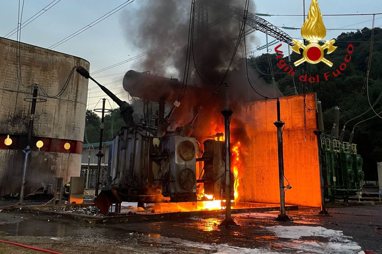 Incendio centrale elettrica nel Comasco