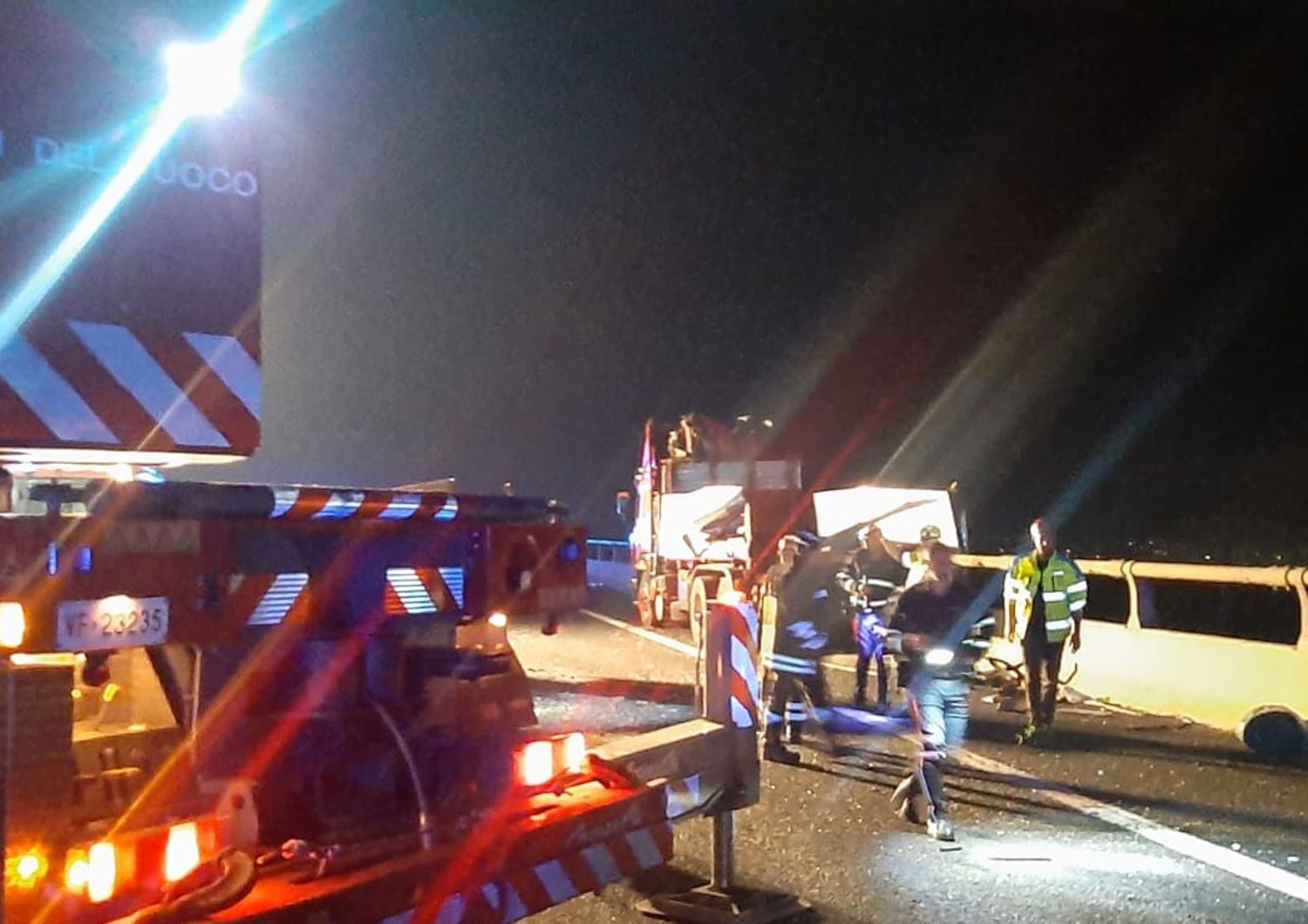 scontro tir bus migranti a1 morti