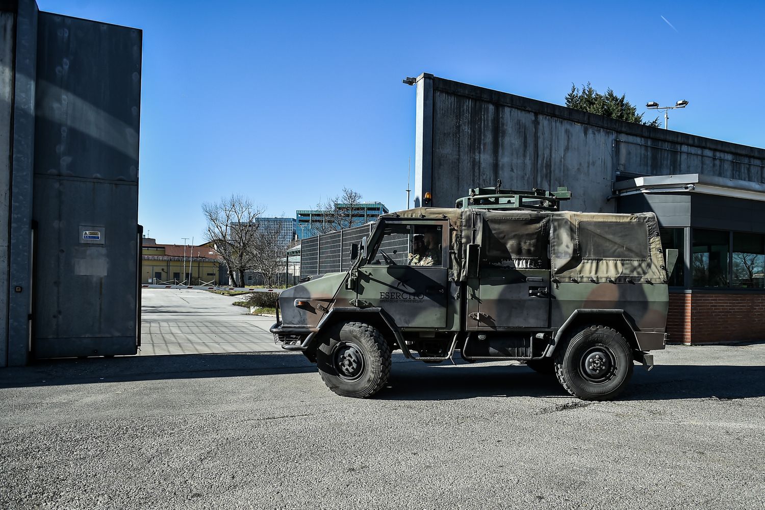 Un centro di rimpatrio dei migranti irregolari