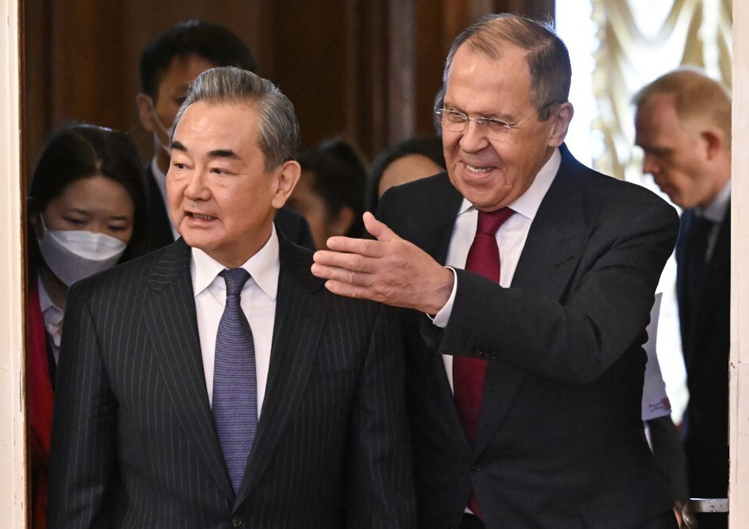 Wang e Lavrov