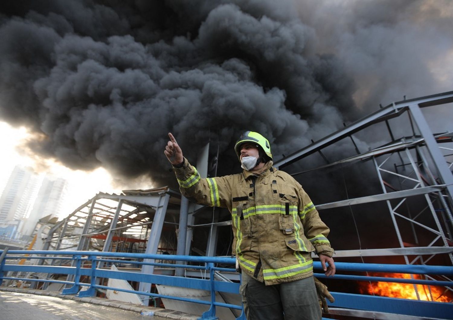 russia incendio deposito gasolio mar nero sochi