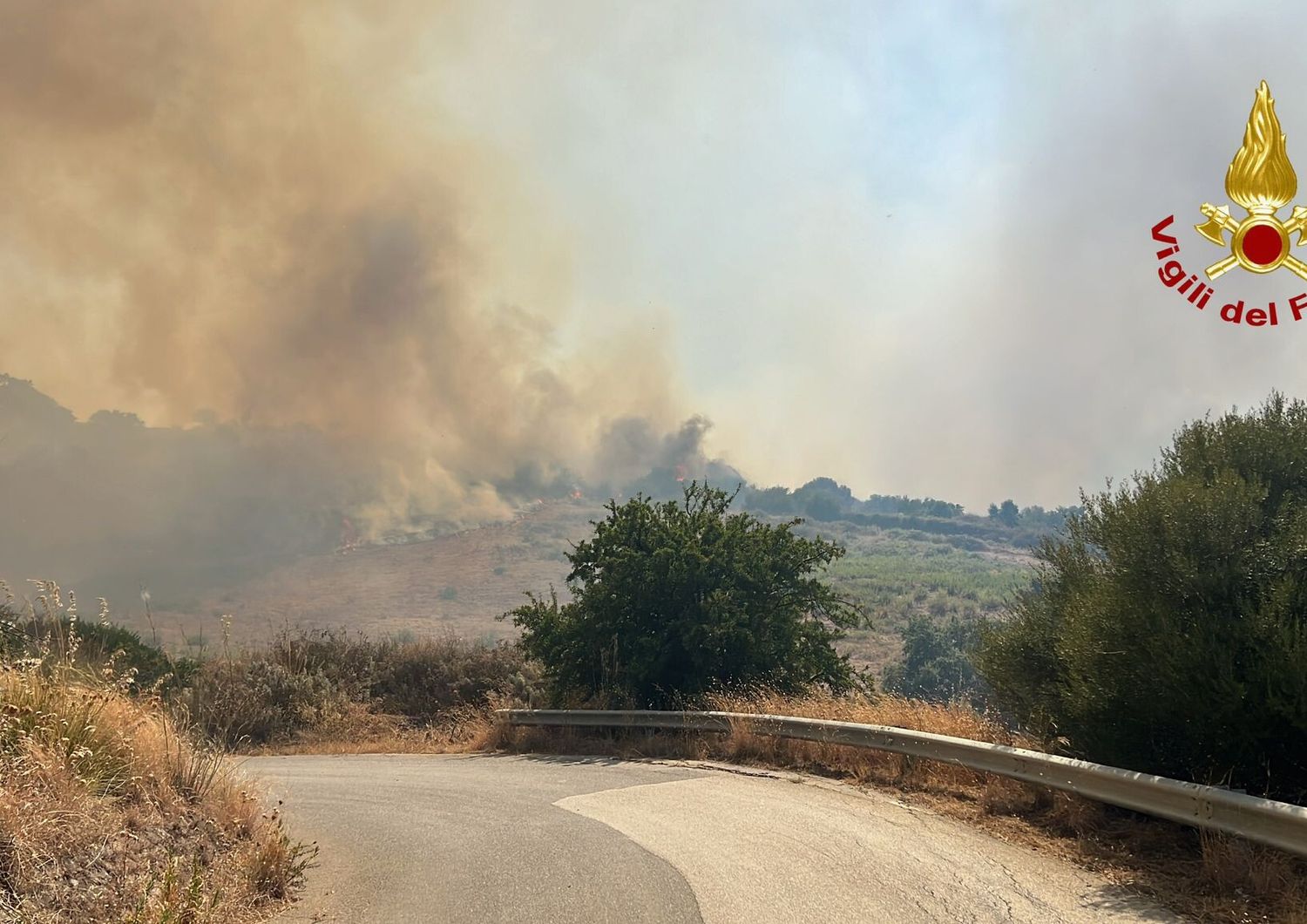 incendi cefalu evacuato hotel morta donna