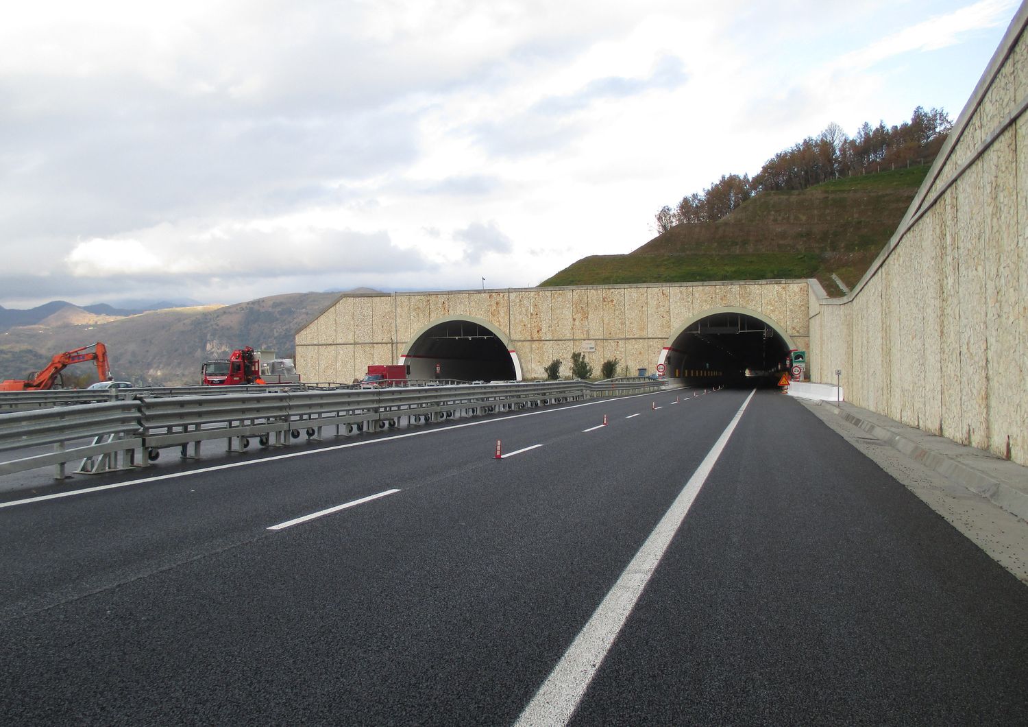 trieste cadavere appeso superstrada&nbsp;