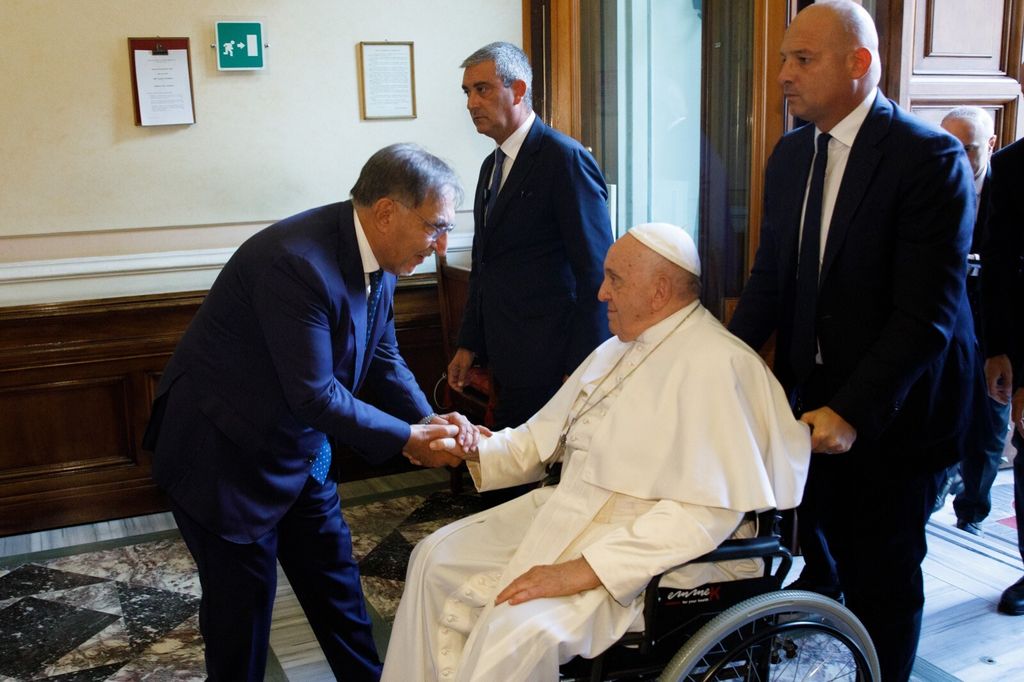 La prima volta di un Papa in Senato per Napolitano