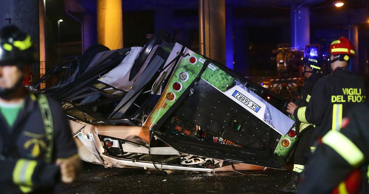 La strage del bus precipitato dal cavalcavia di Mestre: chiusa l