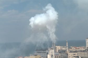 Bombardamenti nel cielo di Gaza