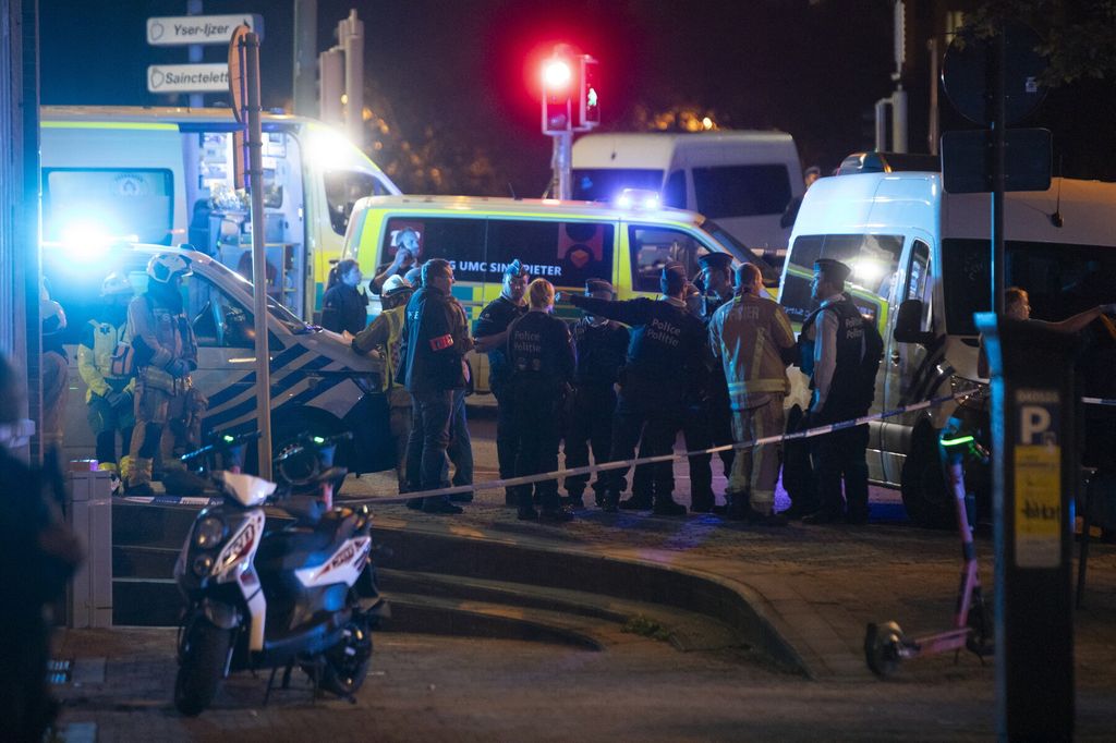 La polizia sul luogo dell'attentato di Bruxelles