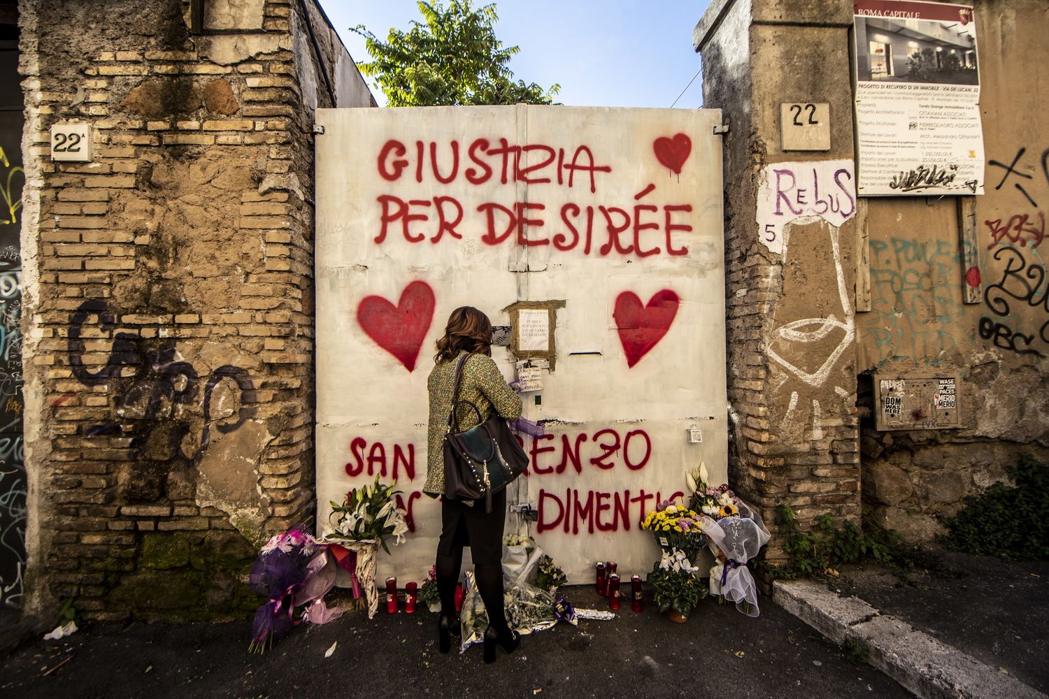 Uno striscione a San Lorenzo in memoria di Desir&eacute;e Mariottini&nbsp;