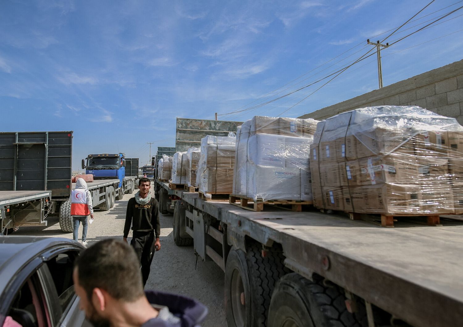 Camion di aiuti al valico di Rafah&nbsp;