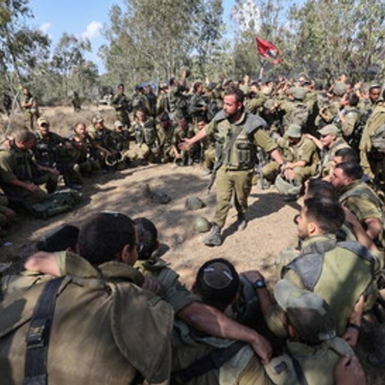 Truppe israeliane preparano l'attacco di terra