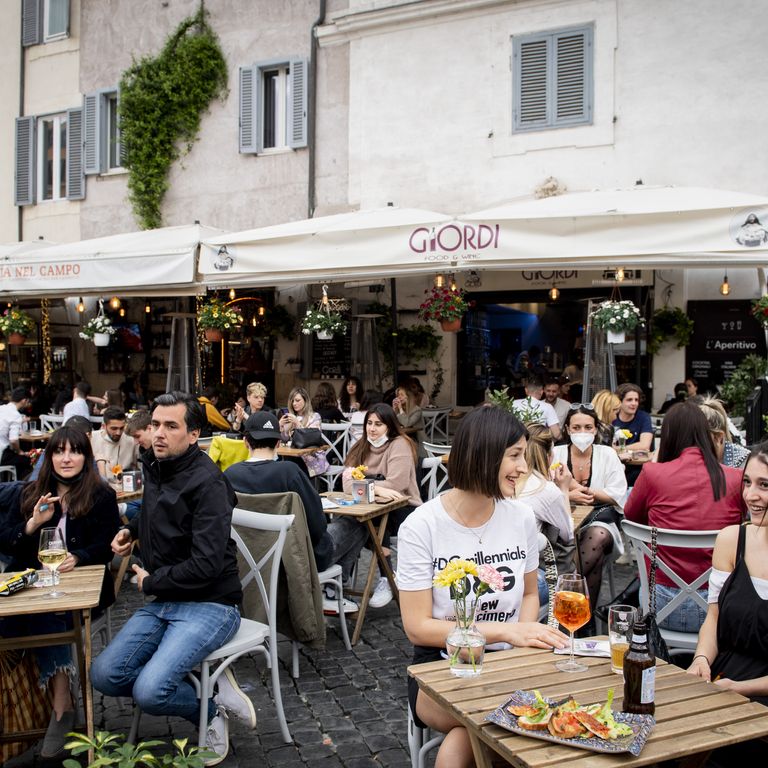 ristoranti tavoli aperto italiani