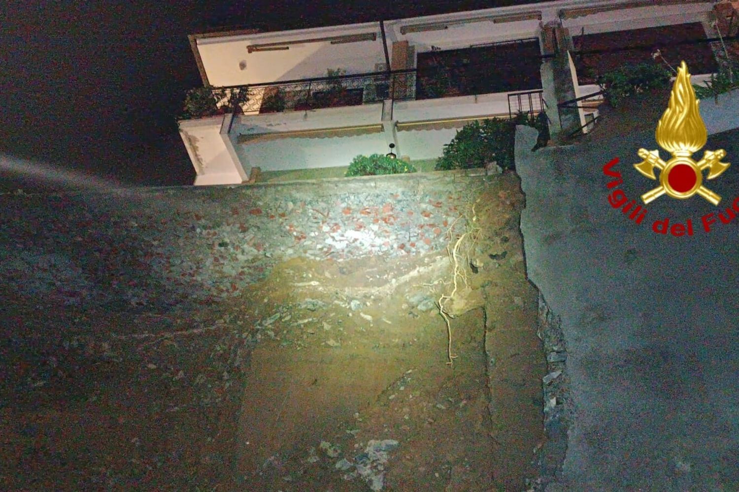 Crollo del muraglione in via Mendoza, a Quinto, nel levante genovese.&nbsp;