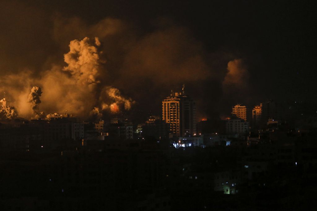 Bombardamenti notturni a Gaza
