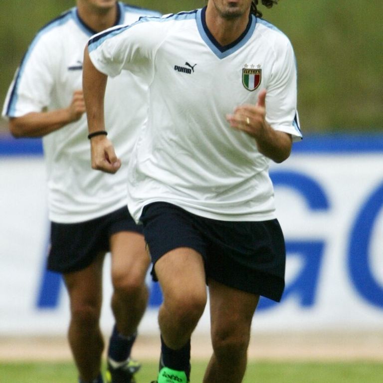 Marco Del Vecchio con la maglia della nazionale