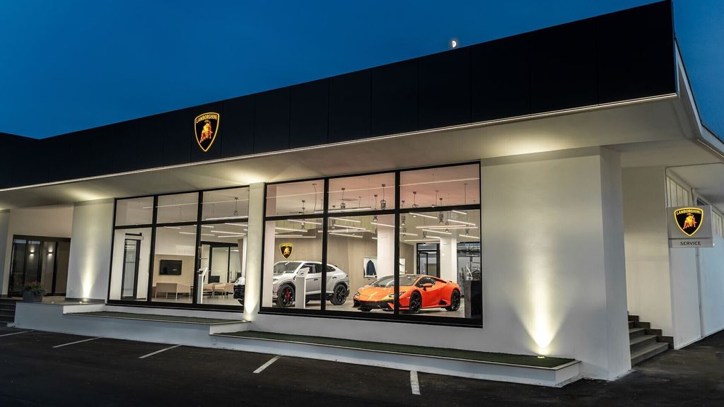 Nuovo showroom Lamborghini a Via Tiburtina 1100