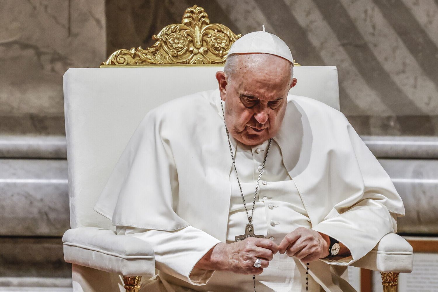 Papa Francesco in preghiera&nbsp;