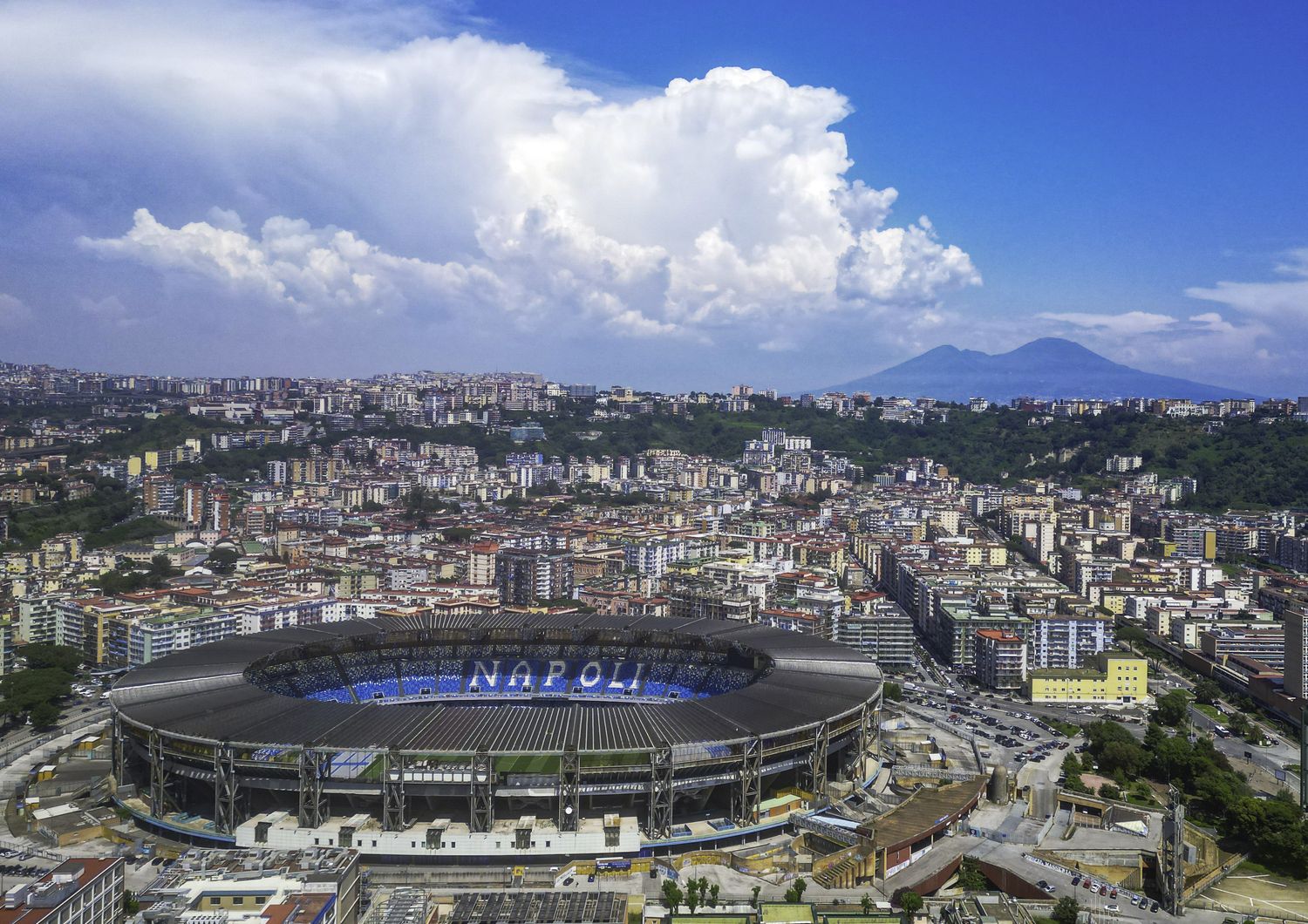 Lo stadio Maradona