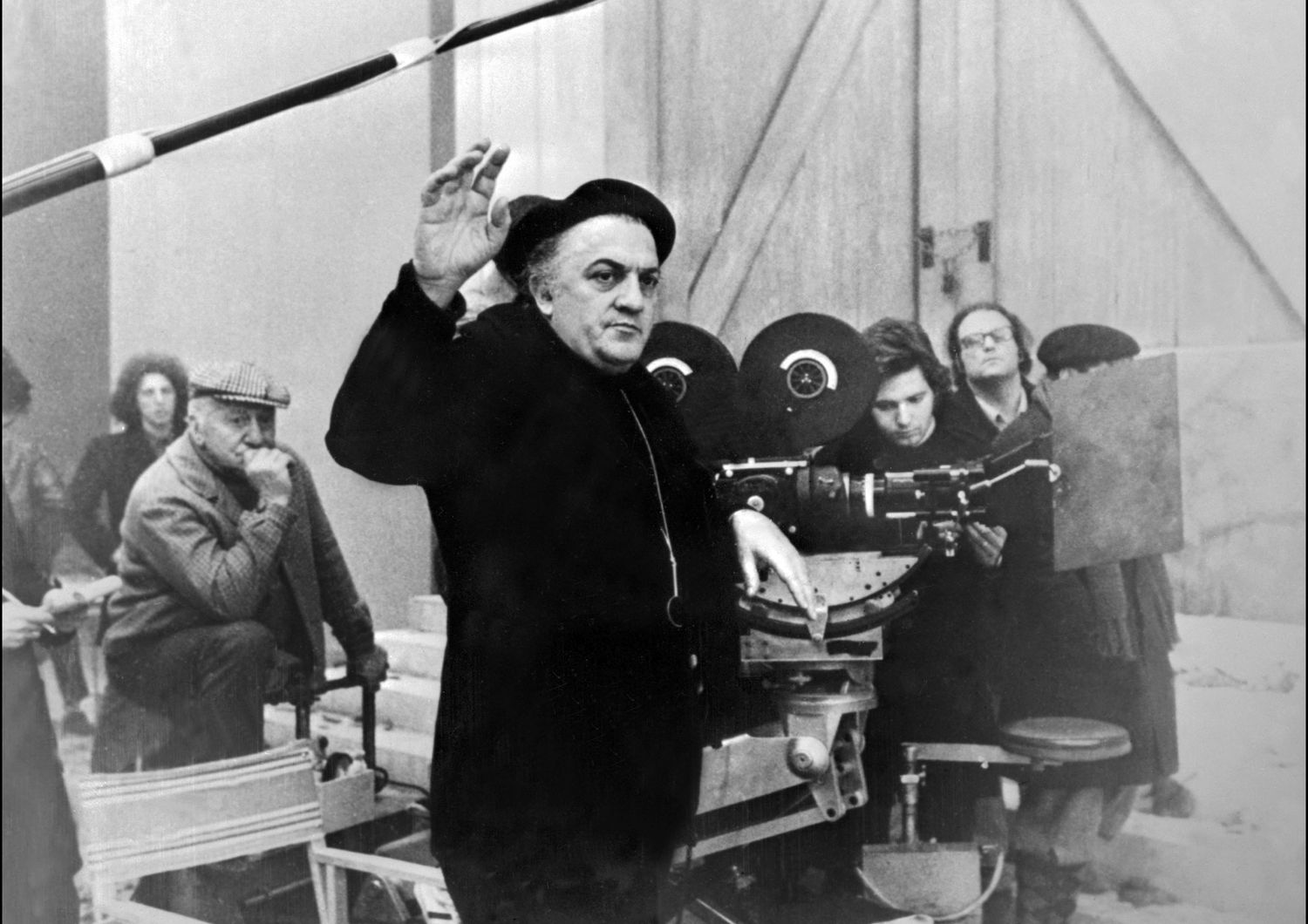 Federico Fellini sul set di &quot;Amarcord&quot;&nbsp;