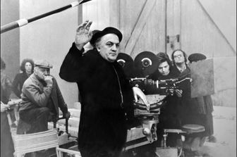 Federico Fellini sul set di &quot;Amarcord&quot;&nbsp;