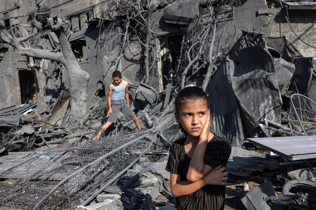 Bambini tra le macerie a Gaza&nbsp;