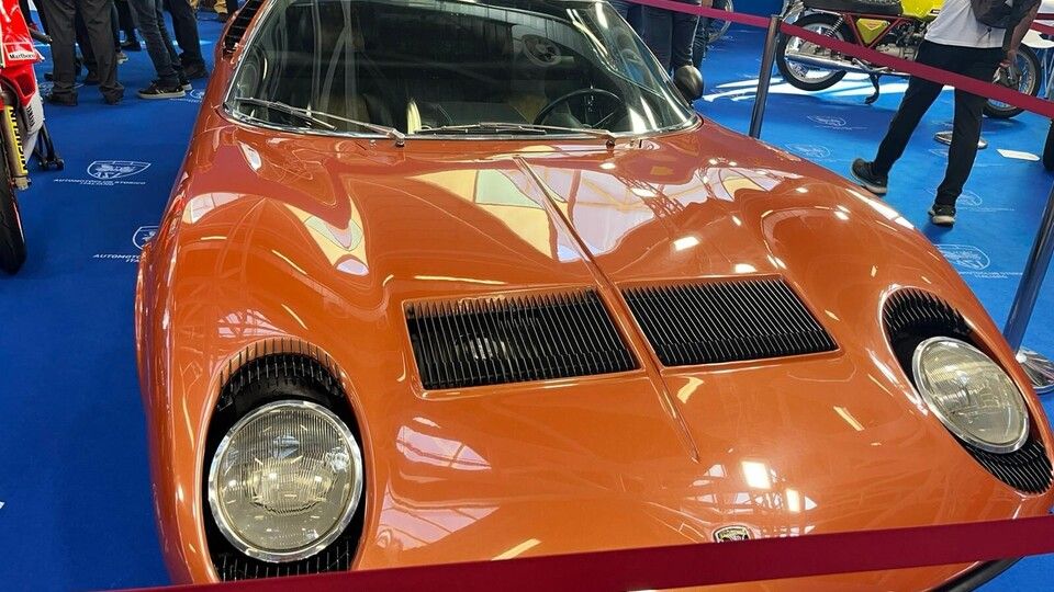 Prima della Stratos, Marcello Gandini disegn&ograve; la Lamborghini Miura prodotta in 763 esemplari. Fu la capostipite delle Supercar, facendo invecchiare di colpo tutte le concorrenti