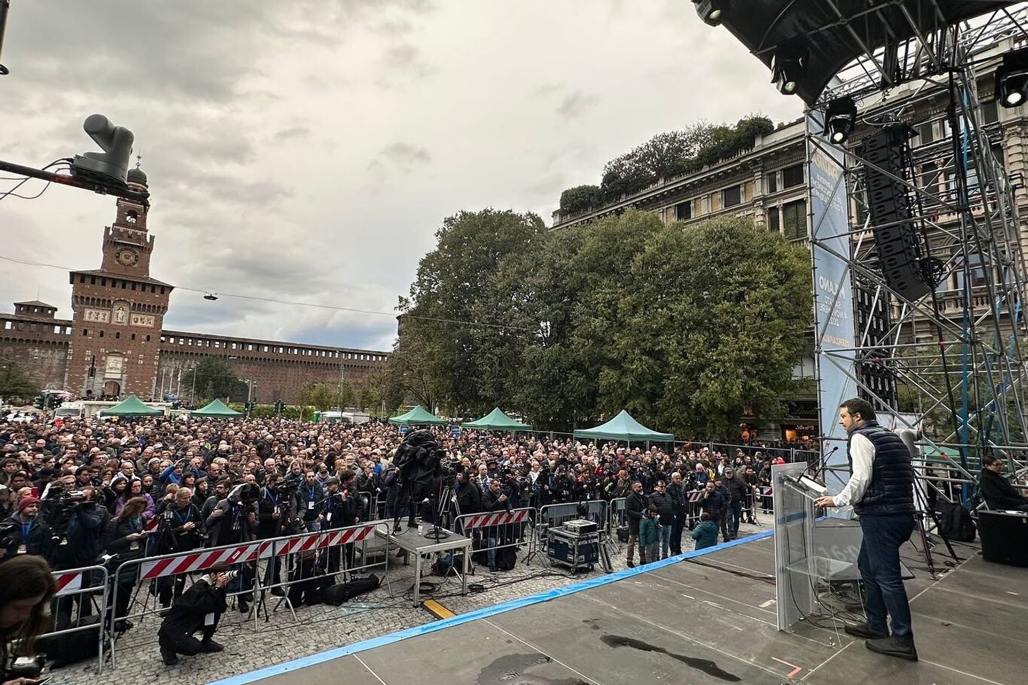 Salvini a largo Cairoli di Milano per la manifestazioe pro Israele