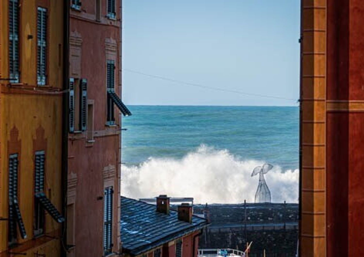 Allarme per le mareggiate in Liguria