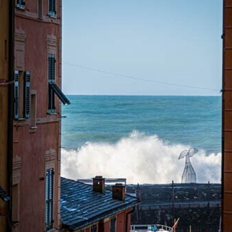 Allarme per le mareggiate in Liguria