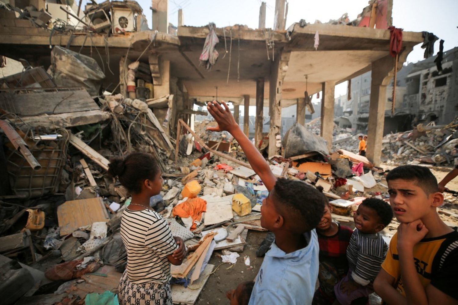 Edificio distrutto da un bombardamento sul campo profughi a Khan Younis, Gaza