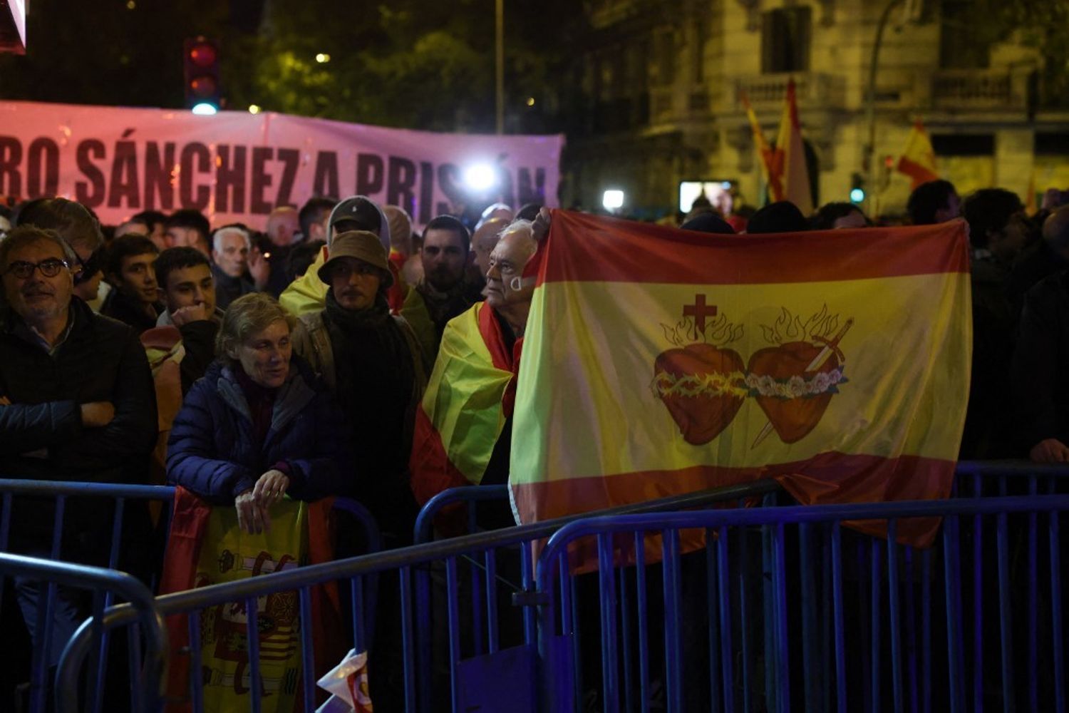 Dimostranti di estrema destra anti-amnistia a Madrid