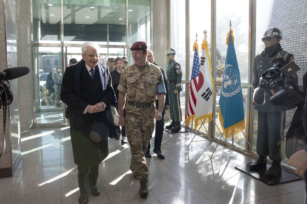 Mattarella tra le due Coree: "Una guerra mai conclusa porta nuove violenze"