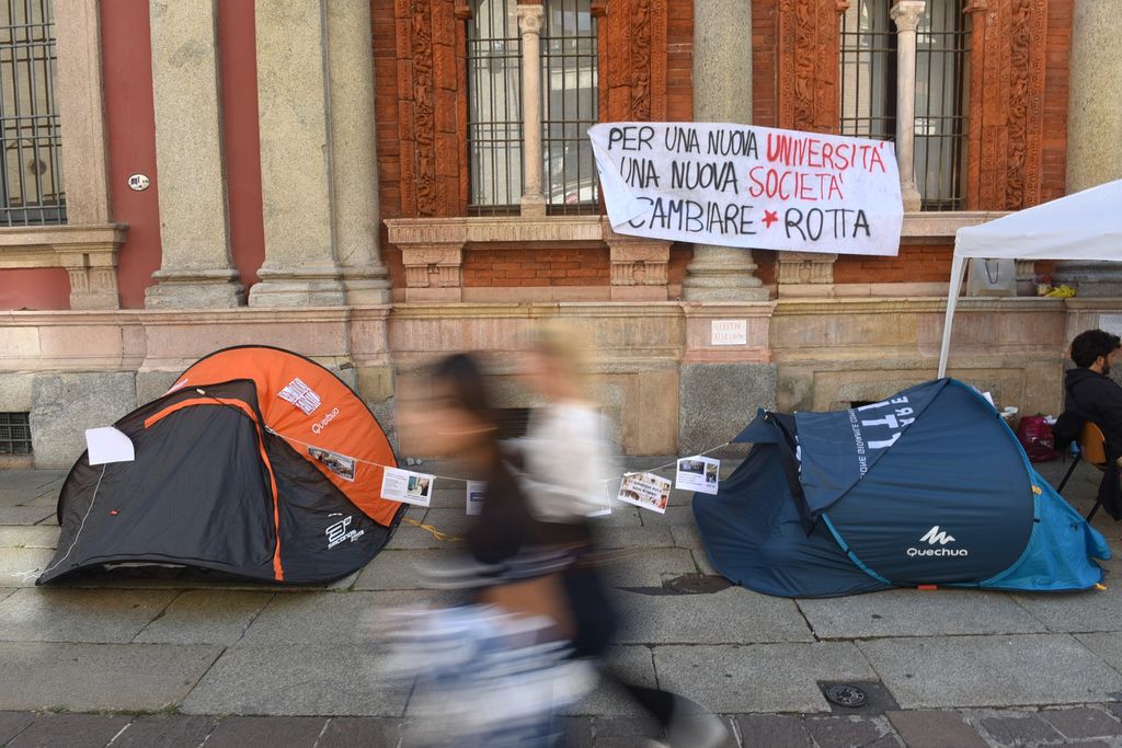 Proteste degli studenti in tenda