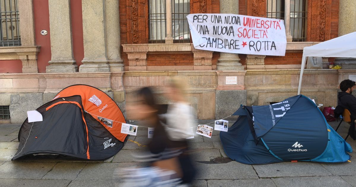 "No Meloni day", studenti in corteo dal nord al sud Italia, tensioni a Bologna