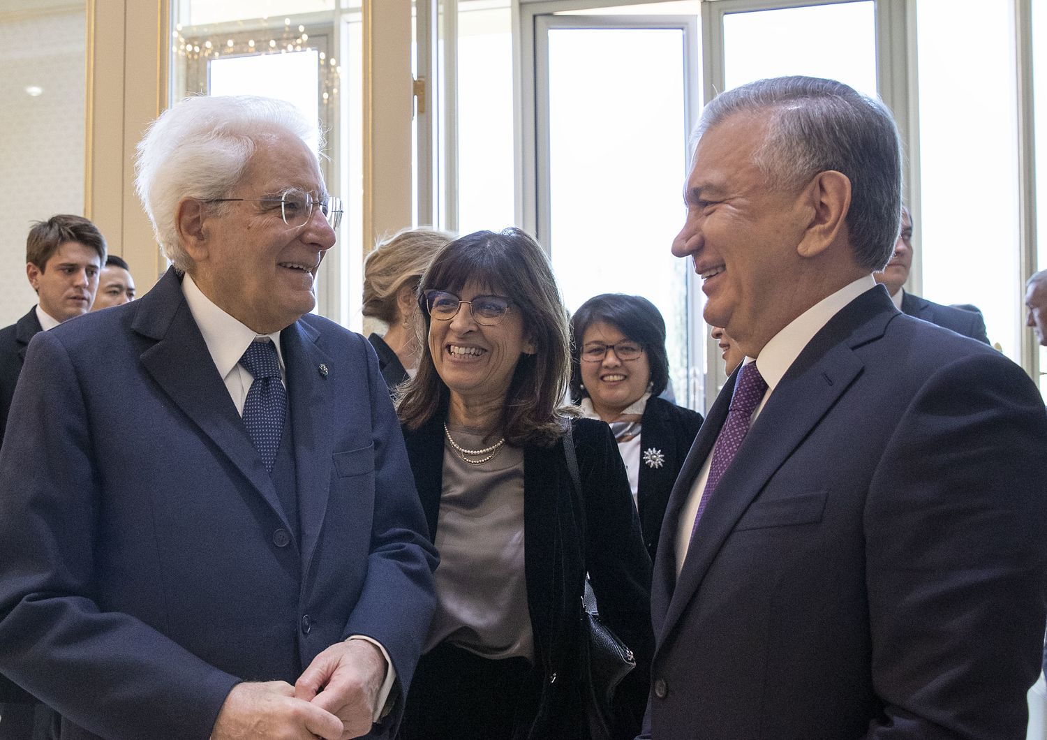 Sergio Mattarella accolto da Shavkat Mirziyoyev, presidente della Repubblica dell&rsquo;Uzbekistan, in occasione della visita ufficiale&nbsp;