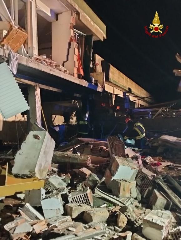 Esplosione in un centro di accoglienza a Viterbo, 31 feriti [VIDEO]
