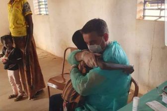 sindaco pediatra simeri crichi davide zicchinella cura bambini africa&nbsp;