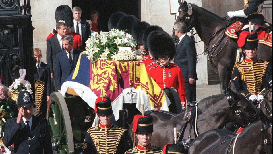 Carlo al funerale di Diana Spencer