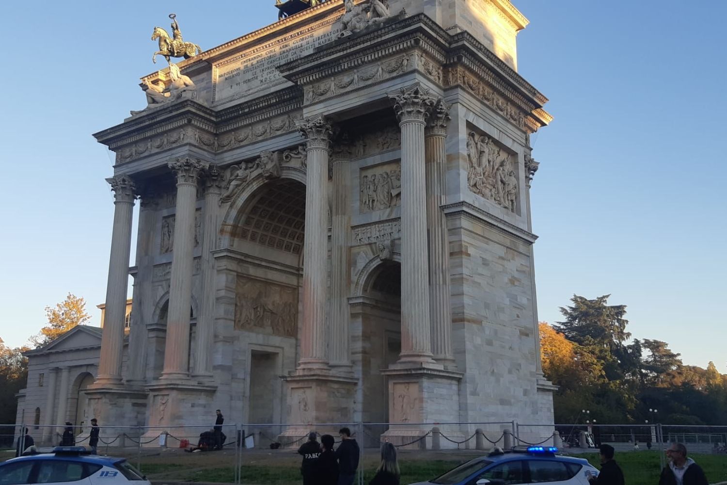 L'Arco della Pace imbrattato