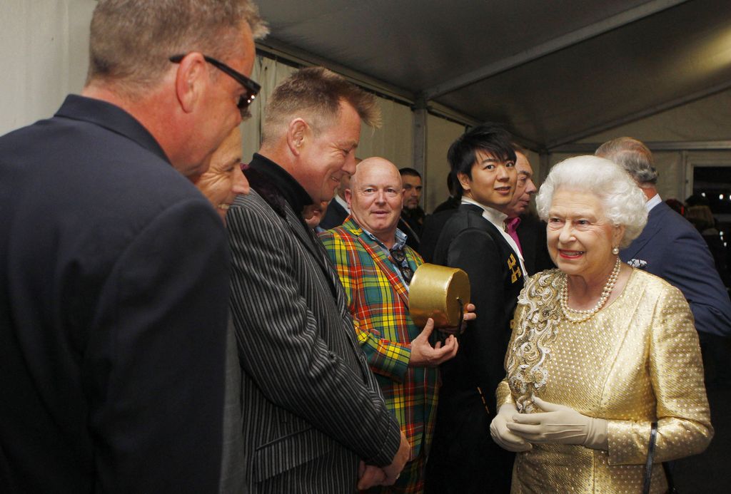 L'incontro della band con la Regina