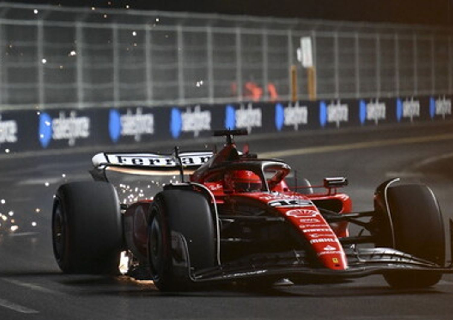 Leclerc sul circuito di Las Vegas